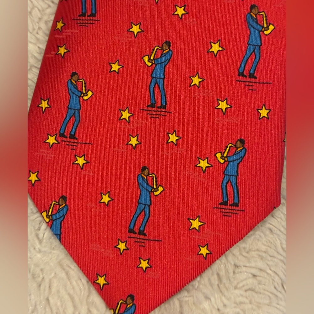 HERMES 7551 SA red yellow blue saxophone player star print silk tie